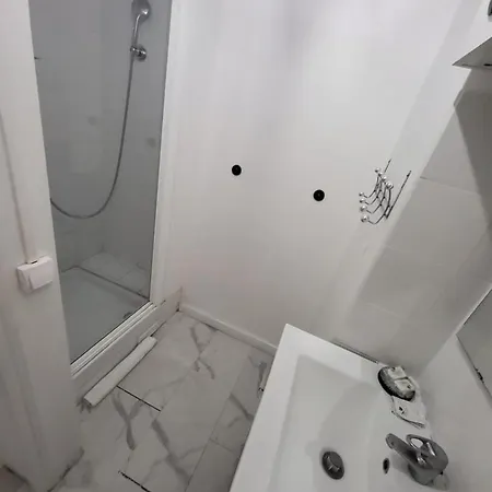 Charming - 6p Apartment *